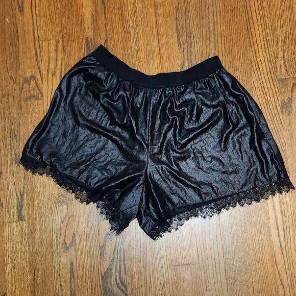 BCBGMaxAzria Pants - BCBGMAXAZRIA size S black silk like shorts